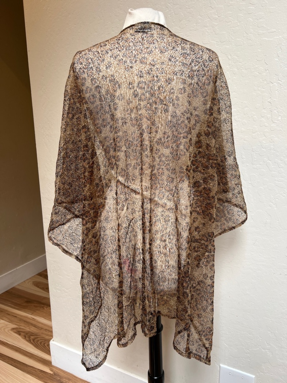 Chico’s leopard print cardigan kimono - Picture 3 of 5